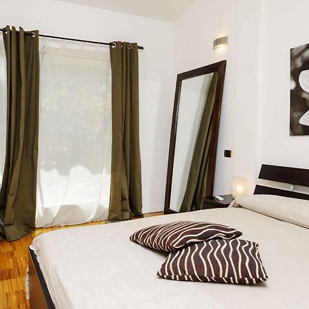 Isola Apartments Милан Экстерьер фото