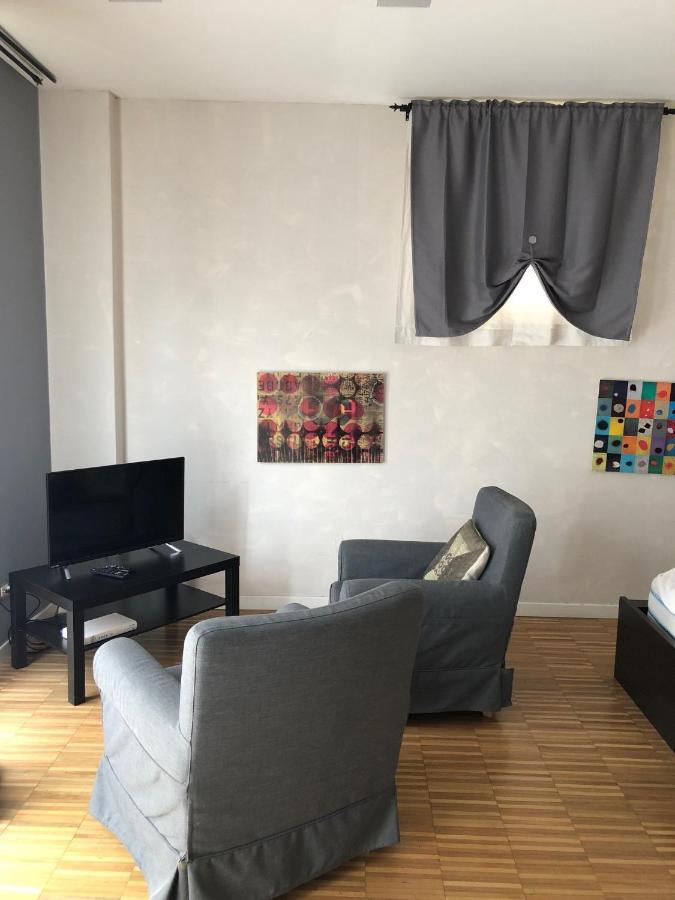 Isola Apartments Милан Экстерьер фото