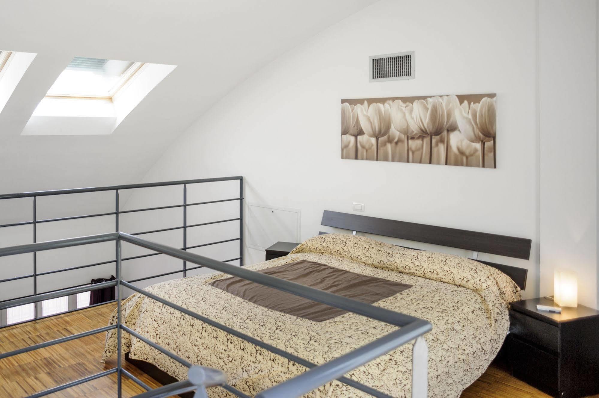 Isola Apartments Милан Экстерьер фото