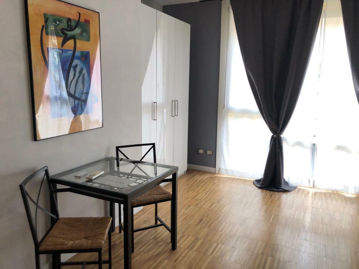 Isola Apartments Милан Экстерьер фото