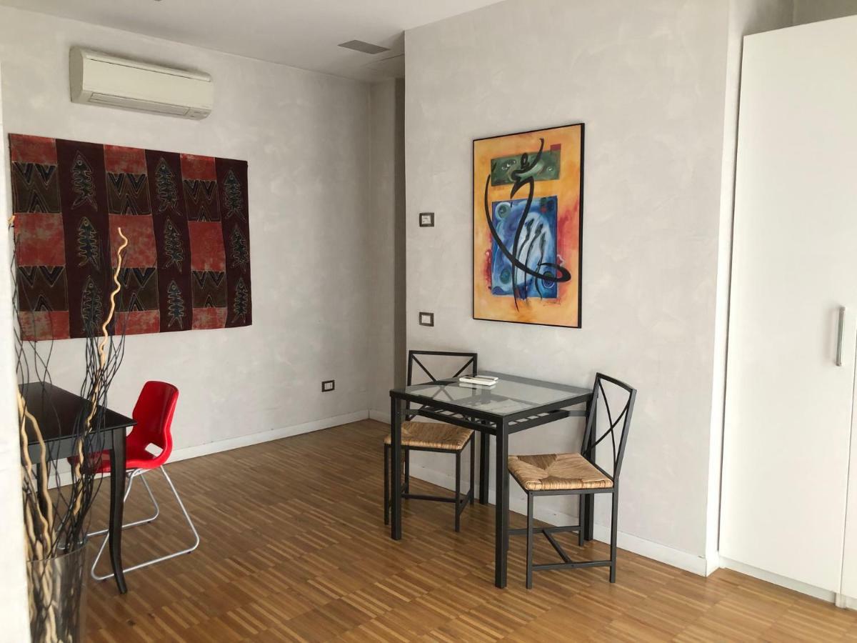 Isola Apartments Милан Экстерьер фото